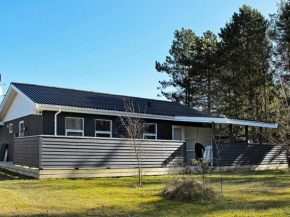 Three-Bedroom Holiday home in Væggerløse 6, Bogø By